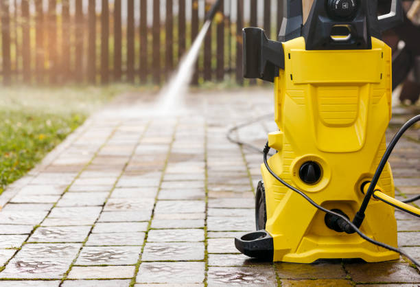 Best Pool Deck Cleaning in Bloomingdale, FL
